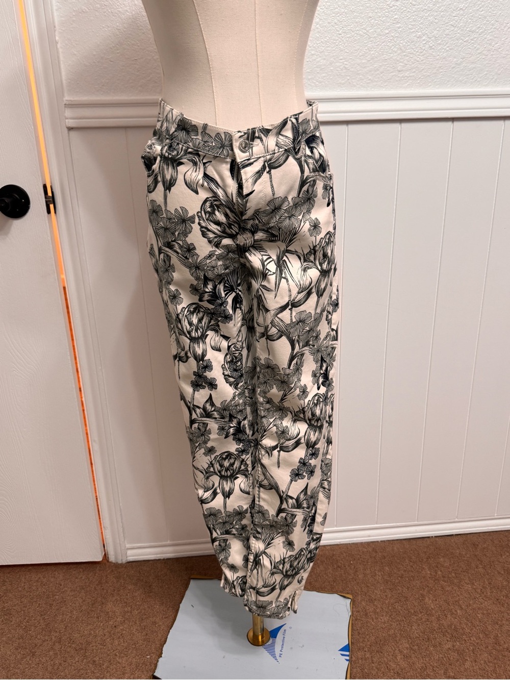 Zara Woman Cream and Black Floral Tapered Pants